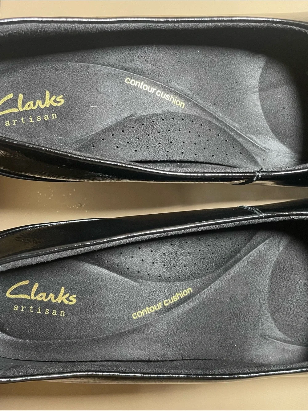 Clarks Shaya Poppy unworn Black Patent Block Heel Pumps